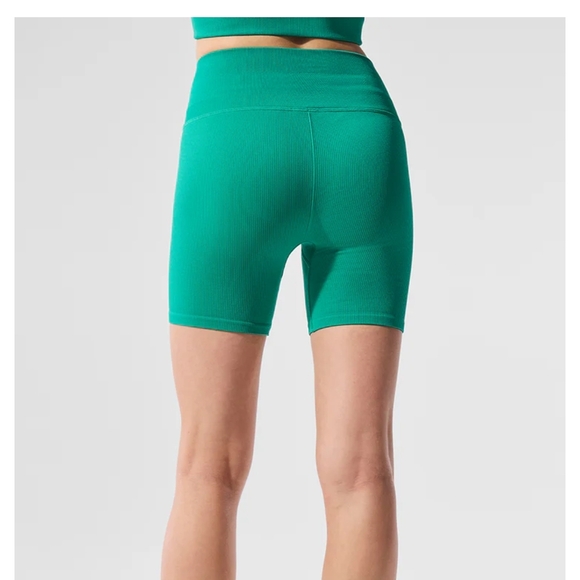 ALO Yoga Green Women's Shorts - Picture 3 of 5